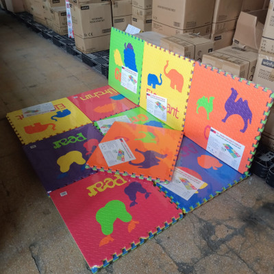 Tấm thảm chơi xếp hình EVA xếp hình lồng vào nhau thân thiện với môi trường dành cho trẻ em để tập bò.