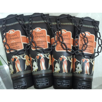 Sữa tắm xích hương hoa sen Tesori D’ Oriente Lotus Flower  250ml + Móc khóa