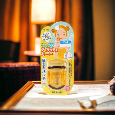 Uốn Cong Mi Thân Nhựa Kai Beauty Care 52322 KQ-0153 (Màu Vàng)