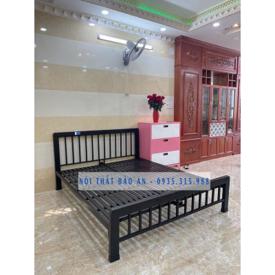 Giường sắt mỹ nghệ BẢO AN 01 kích thước 1M8X2M