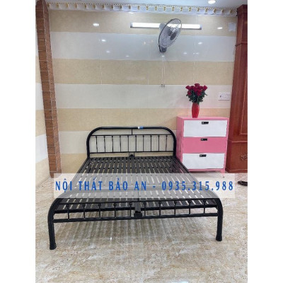 Gường sắt mỹ nghệ 1m8x2m giá rẻ