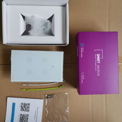 Công tắc Wifi thông minh Tuya cảm ứng 4 nút HCN màu trắng