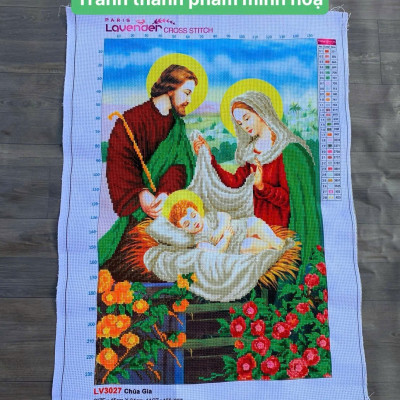 Tranh thêu chữ thập Gia đình chúa lv3027, kích thước 45 x 64 cm