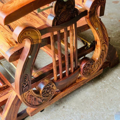 Ghế đu thư giãn mẫu cung đàn lịnh nãm đẳng cấp bằng gỗ cẩm 