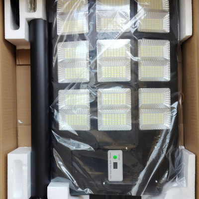 Đèn đường liền thể năng lượng mặt trời 450W