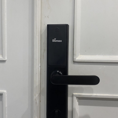 Khóa vân tay thông minh DEMAX SL638 BN