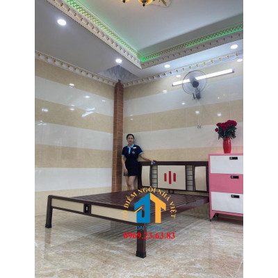 Giường sắt kiểu gỗ 1m4x2m