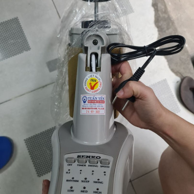 Quạt Treo Tường Điều Khiển Từ Xa Senko TR1428 (Remote) - Xám - Hàng chính hãng