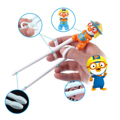 Đũa tập ăn cho bé Pororo thiết kế nhân vật 3D dễ thương có xỏ ngón dễ dàng sử dụng Hàn Quốc