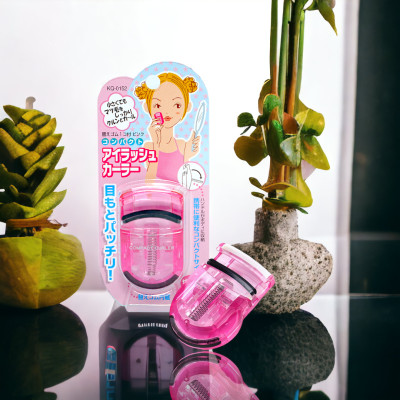 Uốn Cong Mi Thân Nhựa Kai Beauty Care 51615 KQ-0152 (Màu Hồng)