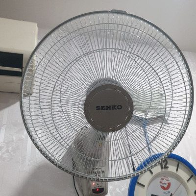 Quạt Treo Tường Điều Khiển Từ Xa Senko TR1428 (Remote) - Xám - Hàng chính hãng
