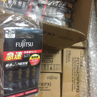 Bộ Sạc Nhanh Fujitsu FCT344 Kèm 4 Viên Pin AA 2450mAh