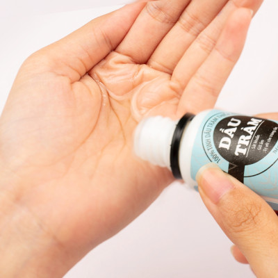 Bộ tắm gội thảo mộc và giữ ấm cho bé yêu Wonmom ( 1 Dầu tràm + 1 Sữa tắm gội thảo mộc cho bé )