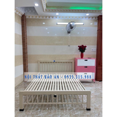 Giường sắt mỹ nghệ BẢO AN 01 kích thước 1M8X2M
