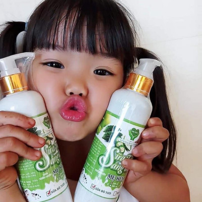 Sữa Tắm Sáng Da Thiên Nhiên Mẹ Ken 250ML - Dưỡng ẩm, trắng da, chống lão hoá, mờ thâm