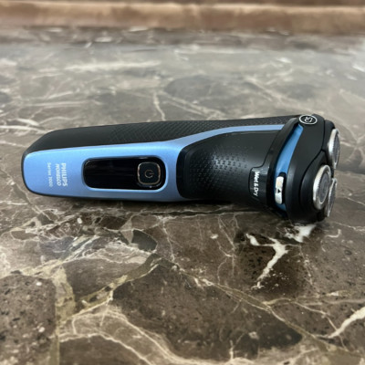 Máy cạo râu khô và ướt 5D Pivot & Flex Heads Philips Norelco S3212 Series 3000 - HÀNG NHẬP KHẨU