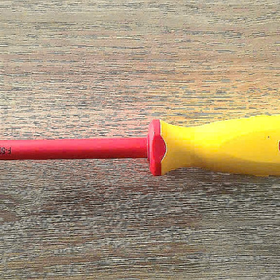 Tua vít vặn đai ốc cách điện 1000V VDE 6mm x 125mm SATA 61406