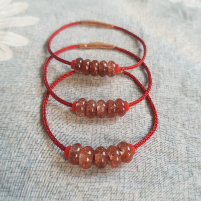 Vòng Tay 5 đồng tiền may mắn kiểu  đá thạch anh tóc đỏ tự nhiên dây đỏ tài lộc  nữ mệnh hỏa mệnh thổ đeo xinh đẹp ạ