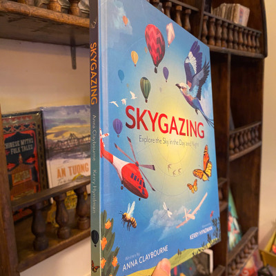Sách - Skygazing: Explore the Sky in the Day and Night by Anna Claybourne | Children