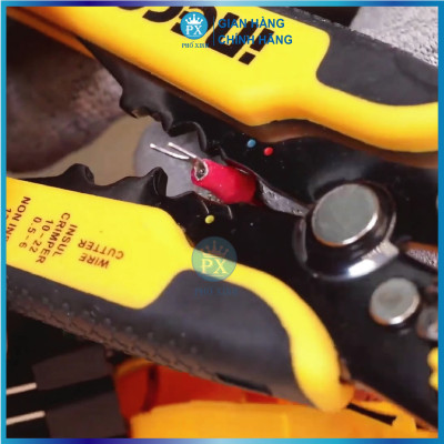 Kìm tuốt dây điện tự động INGCO HWSP102418