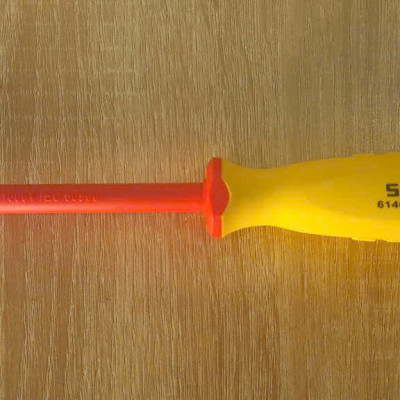 Tua vít vặn đai ốc cách điện 1000V VDE 6mm x 125mm SATA 61406