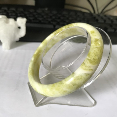 Vòng tay đá tự nhiên màu vàng chanh cho người mệnh Thủy và Kim cao từ 1.5 đến 2.3 cm