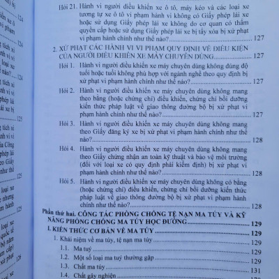 Sách Tài Liệu Tuyên Truyền Về Công Tác Giáo Dục An Toàn Giao Thông, Phòng Chống Tệ Nạn MaTúy Và Bạo Lực Học Đường Trong Nhà Trường - V2527T