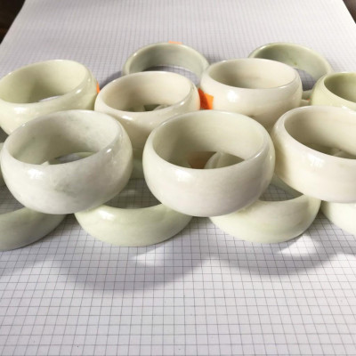 Vòng tay đá trắng tự nhiên cho nam mệnh Thủy và Kim cao từ 2.3 đến 2.5 cm đủ size