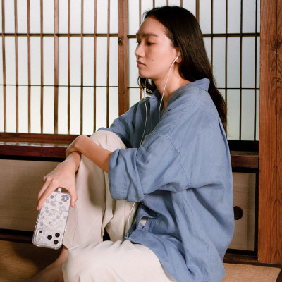 Ốp Lưng UNIQ COEHL AMARA Cho Iphone 17/ 17 Air/ 17 Pro/ 17 Pro Max Lấy Cảm Hứng Từ Nụ Hoa Tử Đinh Hương Đính Pha Lê 3D Hàng Chính Hãng