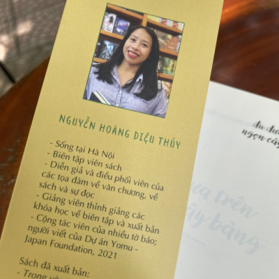 ĐU ĐƯA TRÊN NGỌN CÂY BÀNG