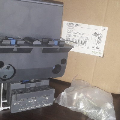 Khởi động từ LC1E250M5 Schneider 3P 250A coil 220Vac | Chính hãng |