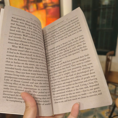 Sách - Outliers: The Story of Success by Malcolm Gladwell - Malcolm Gladwell, bestselling author