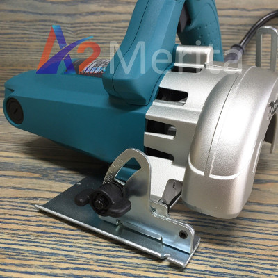 Máy cắt gạch/đá D110-125-1400W Makita (xiên 45độ)
