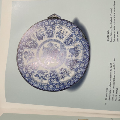 Đồ gốm sứ châu Âu ở Bảo tàng Cổ vật Cung đình Huế (Bìa cứng)