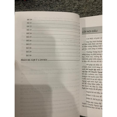 Sách - Đề luyện tập môn Ngữ văn & Khoa học xã hội thi đánh giá năng lực vào lớp 10 Chuyên Ngoại ngữ