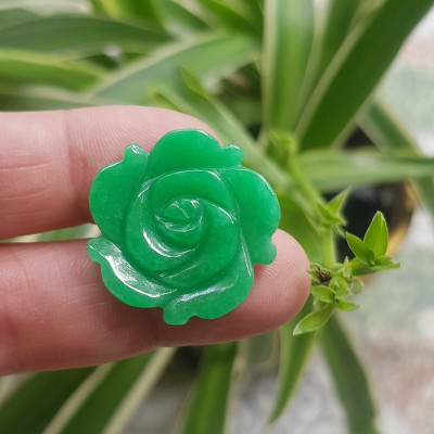 Mặt dây chuyền nữ Bông Hồng Xanh Ngọc to size 25mm x dầy 4mm Chất liệu đá cẩm thạch Xanh ngọc tươi đẹp xinh Nữ mệnh mộc mệnh hoả và mệnh thuỷ Nữ về bọc vàng lên đeo đẹp như công chúa rẻ mà đẹp ạ