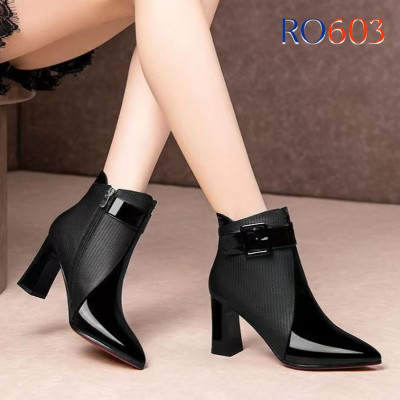 Giày boot bốt nữ cổ thấp 8 phân hàng hiệu rosata màu đen cao cấp ro603
