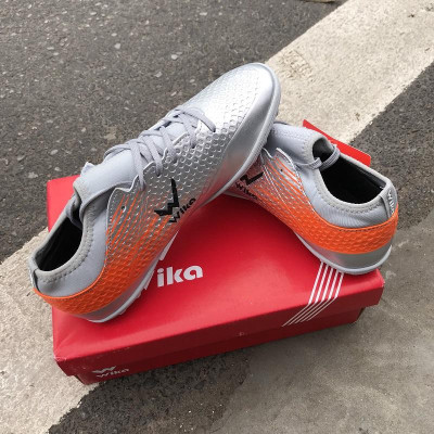 Đôi giày đá banh cao cấp 2022_2023