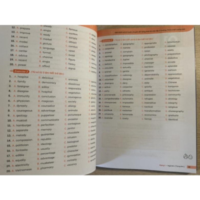 Sách - Giải thích và ôn luyện chuyên đề Tiếng Anh thi vào lớp 6 trường trung học cơ sở chất lượng cao