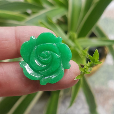 Mặt dây chuyền nữ Bông Hồng Xanh Ngọc to size 25mm x dầy 4mm Chất liệu đá cẩm thạch Xanh ngọc tươi đẹp xinh Nữ mệnh mộc mệnh hoả và mệnh thuỷ Nữ về bọc vàng lên đeo đẹp như công chúa rẻ mà đẹp ạ