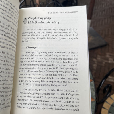 NUÔI CON KHÔNG ĐỘC ĐOÁN, DẠY CON KHÔNG TRỪNG PHẠT – Sarah Ockwell-Smith – Phương Văn dịch – SKYmommy – AZ Vietnam – NXB Thế Giới (Bìa mềm)