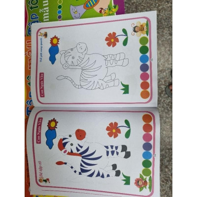 Sách - Bé Tập Làm Họa Sĩ - 2 Bé Tô Màu Động Vật Bé Nuôi - Hồng Ân