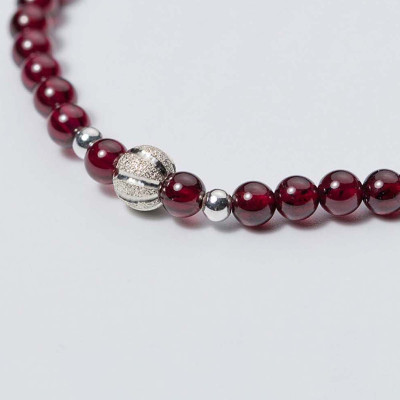 Vòng tay Garnet phối bi họa tiết size hạt 6mm mệnh hỏa, thổ - Ngọc Quý Gemstones