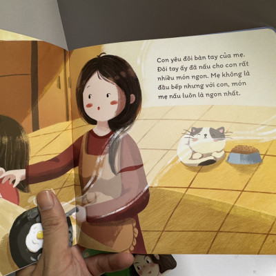 Combo 2 cuốn In màu toàn bộ - TỦ SÁCH TÌNH CẢM GIA ĐÌNH - CẢ NHÀ BÊN NHAU – CON YÊU MẸ VÔ CÙNG - Phượng Nguyễn , Trang Navi – Nhã Nam