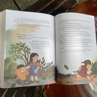 65 TRUYỆN NGẮN HAY DÀNH CHO THIẾU NHI - Trần Đức Tiến và Cao Xuân Sơn tuyển chọn - bìa cứng minh họa màu rực rỡ – ấn bản kỷ niệm 65 năm thành lập NXB Kim Đồng 