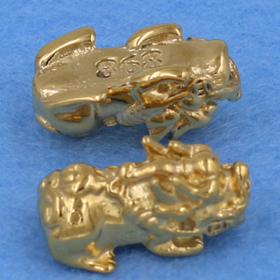 Chuỗi đeo tay thạch anh đỏ 8 ly - cẩn Tỳ Hưu inox vàng VTAOTHVB8 - hợp mệnh Hỏa, mệnh Thổ