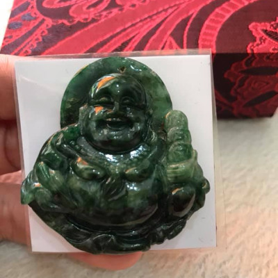 MẶT DÂY CHUYỀN PHẬT DI LẶC TO Cao 42mm x Ngang 44,5mm x Dầy 11mm  CẦM THỎI VÀNG NHƯ Ý CƯỜI TƯƠI ĐÁ CẨM THẠCH TỰ NHIÊN XANH ĐẬM BÓNG ĐẸP  NAM BỌC VÀNG LÊN LÀM MẶT DÂY CHUYỀN ĐẸP ĐẸP Ạ