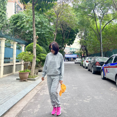 Bộ nỉ Victoria Secret màu ghi xước unisex mềm mịn, thoải mái cho vận động thể thao và phù hợp cả mặc nhà 