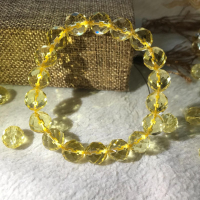 CHIẾC VÒNG TAY PHONG THỦY MAY MẮN HỢP NỮ MỆNH KIM THỎ THỦY CHẤT LIỆU ĐÁ THẠCH ANH VÀNG NHẸ GIÁC  SIZE VÒNG 10MM GỒM 18 HẠT VÔ CUNG