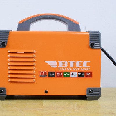 MÁY HÀN QUE ĐIỆN TỬ BTEC MMA-200A (CHUYÊN KÉO QUE 3.2, CÓ ĐỒNG HỒ)- CHÍNH HÃNG